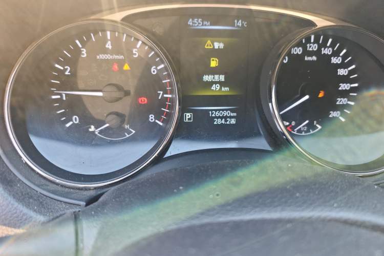 Used Nissan X-Trail 2014 2.0L CVT Comfort Edition 2WD Odometer Close Up