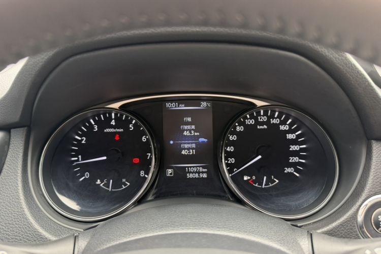 Used Nissan X-Trail 2014 2.0L CVT Comfort Edition 2WD Odometer Close Up