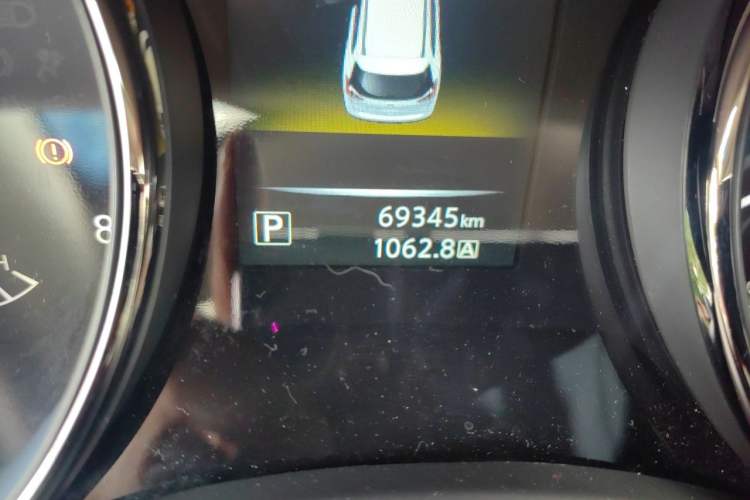 Used Nissan X-Trail 2014 2.5L CVT Luxury Edition 4WD Odometer Close Up