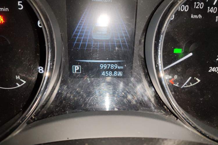 Used Nissan X-Trail 2014 2.0L CVT Comfort Edition 2WD Odometer Close Up