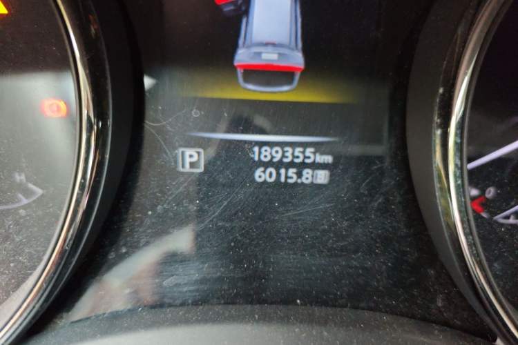 Used Nissan X-Trail 2014 2.0L CVT Comfort Edition 2WD Odometer Close Up