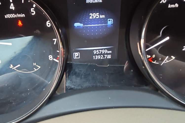Used Nissan X-Trail 2014 2.5L CVT Leading Edition 4WD Odometer Close Up