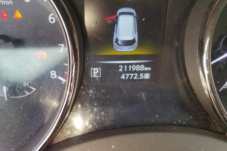 Used Nissan X-Trail 2014 2.5L CVT Luxury Edition 4WD Odometer Close Up
