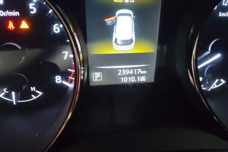 Used Nissan X-Trail 2014 2.0L CVT Comfort Edition 2WD Odometer Close Up