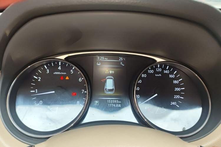 Used Nissan X-Trail 2014 2.5L CVT Luxury Edition 4WD Odometer Close Up