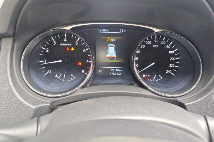 Used Nissan X-Trail 2014 2.0L CVT Comfort Edition 2WD Odometer Close Up