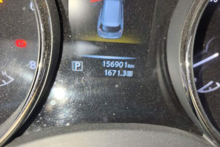 Used Nissan X-Trail 2014 2.5L CVT Leading Edition 4WD Odometer Close Up
