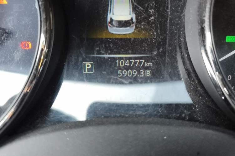 Used Nissan X-Trail 2014 2.0L CVT Comfort Edition 2WD Odometer Close Up