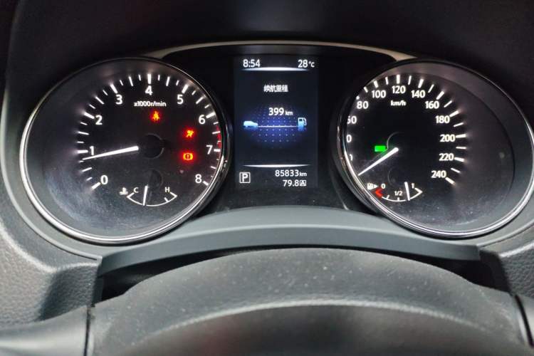 Used Nissan X-Trail 2014 2.0L CVT Smart Edition 2WD Odometer Close Up