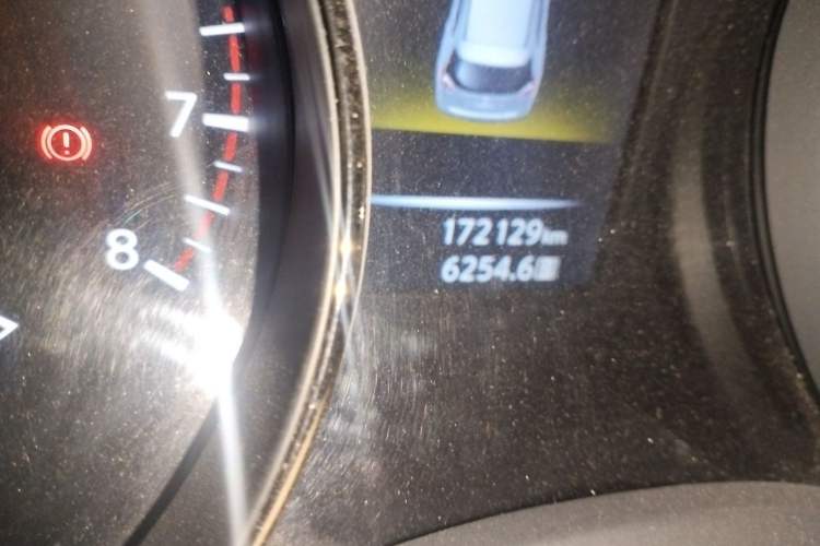 Used Nissan X-Trail 2014 2.0L CVT Comfort Edition 2WD Odometer Close Up