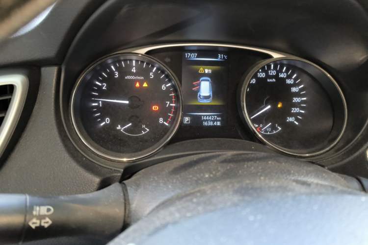 Used Nissan X-Trail 2014 2.0L CVT Comfort Edition 2WD Odometer Close Up