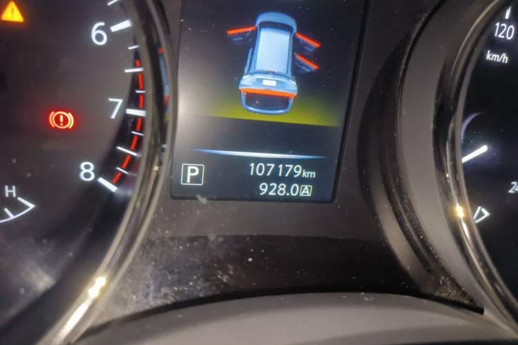 Used Nissan X-Trail 2014 2.0L CVT Comfort Edition 2WD Odometer Close Up