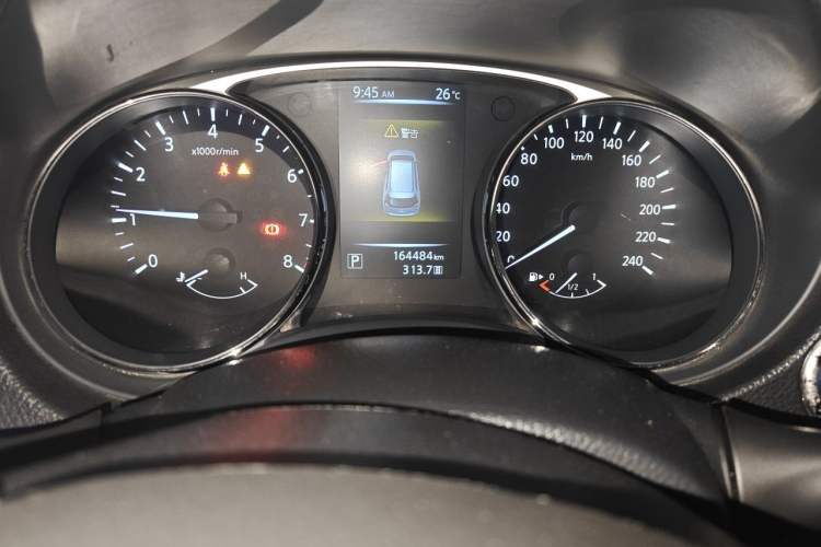 Used Nissan X-Trail 2014 2.0L CVT Comfort Edition 2WD Odometer Close Up
