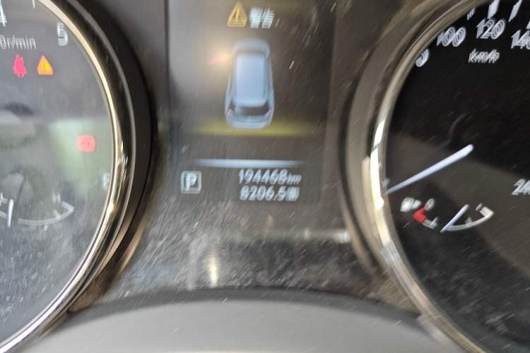 Used Nissan X-Trail 2014 2.0L CVT Comfort Edition 2WD Odometer Close Up