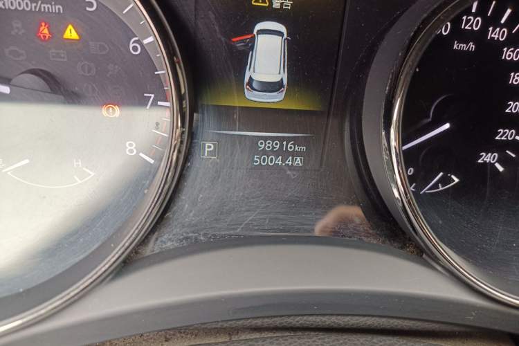 Used Nissan X-Trail 2014 2.0L CVT Comfort Edition 2WD Odometer Close Up