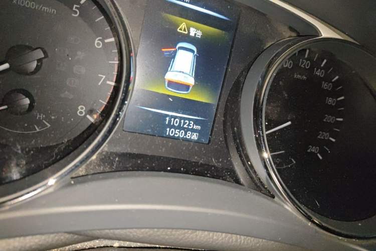 Used Nissan X-Trail 2014 2.0L CVT Comfort Edition 2WD Odometer Close Up