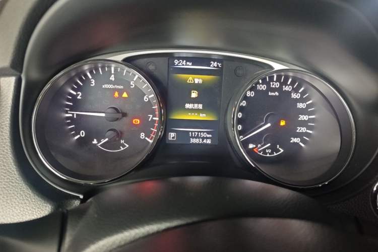 Used Nissan X-Trail 2014 2.0L CVT Comfort Edition 2WD Odometer Close Up