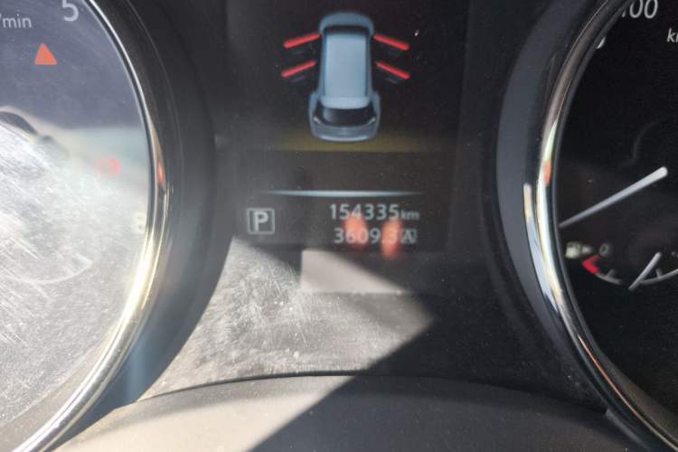 Used Nissan X-Trail 2014 2.0L CVT Comfort Edition 2WD Odometer Close Up