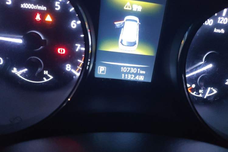 Used Nissan X-Trail 2014 2.0L CVT Comfort Edition 2WD Odometer Close Up