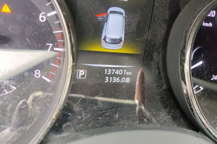 Used Nissan X-Trail 2014 2.0L CVT Comfort Edition 2WD Odometer Close Up