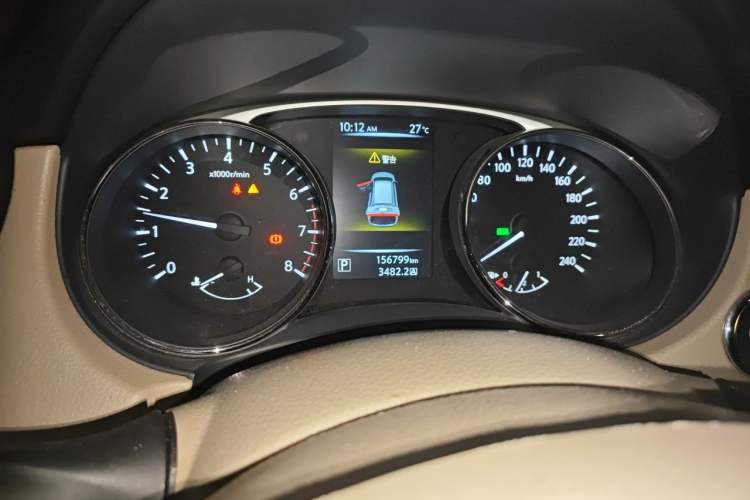 Used Nissan X-Trail 2014 2.0L CVT Comfort Edition 2WD Odometer Close Up