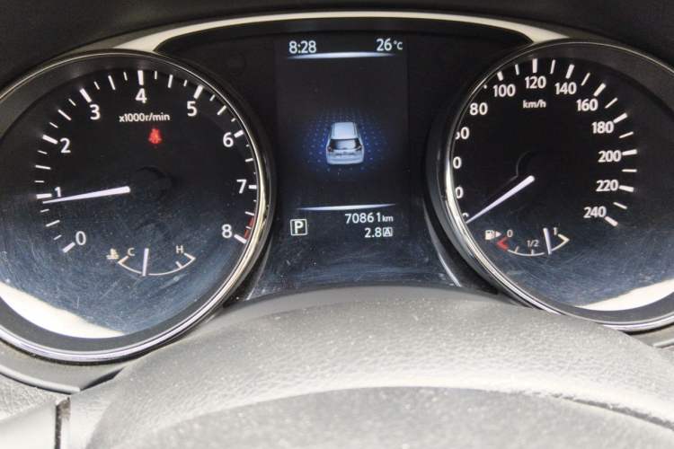 Used Nissan X-Trail 2014 2.0L CVT Smart Edition 2WD Odometer Close Up