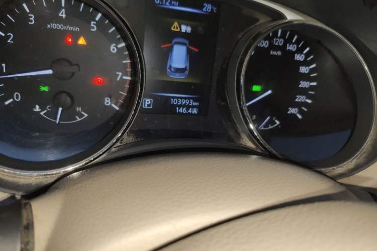 Used Nissan X-Trail 2014 2.0L CVT Comfort Edition 2WD Odometer Close Up