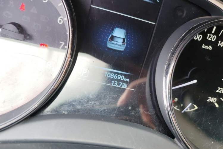 Used Nissan X-Trail 2014 2.0L CVT Comfort Edition 2WD Odometer Close Up