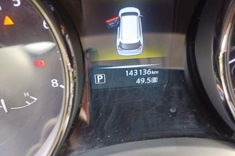 Used Nissan X-Trail 2014 2.5L CVT Luxury Edition 4WD Odometer Close Up