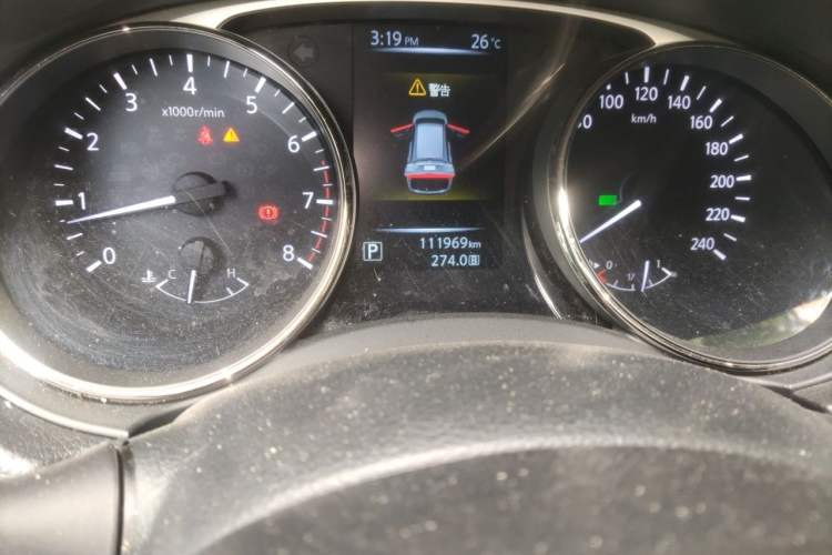 Used Nissan X-Trail 2014 2.0L CVT Comfort Edition 2WD Odometer Close Up
