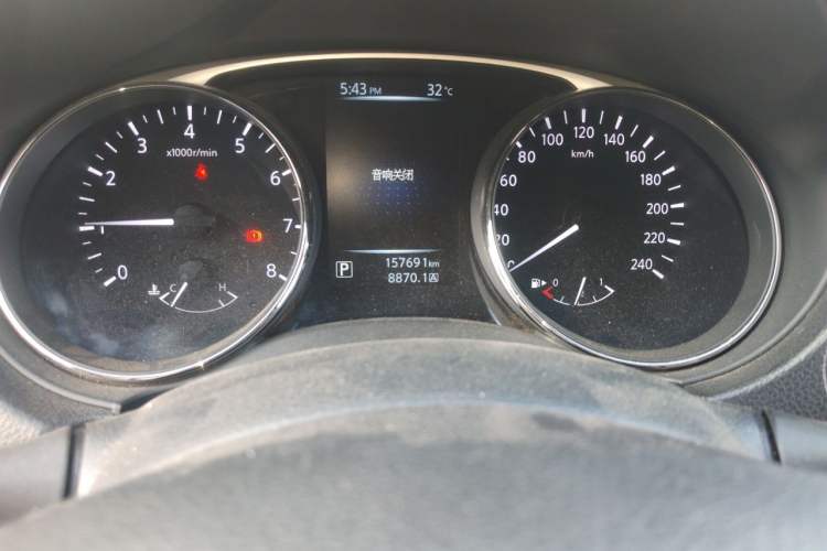 Used Nissan X-Trail 2014 2.0L CVT Comfort Edition 2WD Odometer Close Up