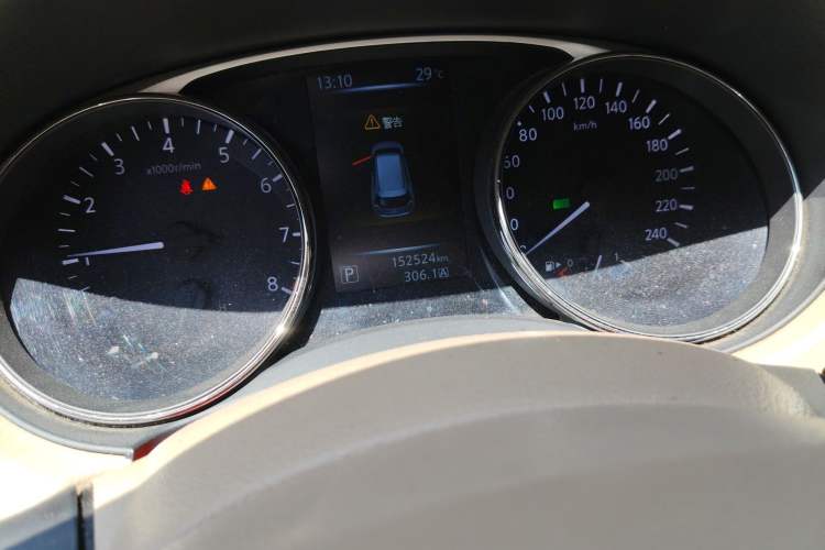 Used Nissan X-Trail 2014 2.0L CVT Comfort Edition 2WD Odometer Close Up