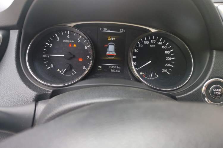 Used Nissan X-Trail 2014 2.0L CVT Comfort Edition 2WD Odometer Close Up