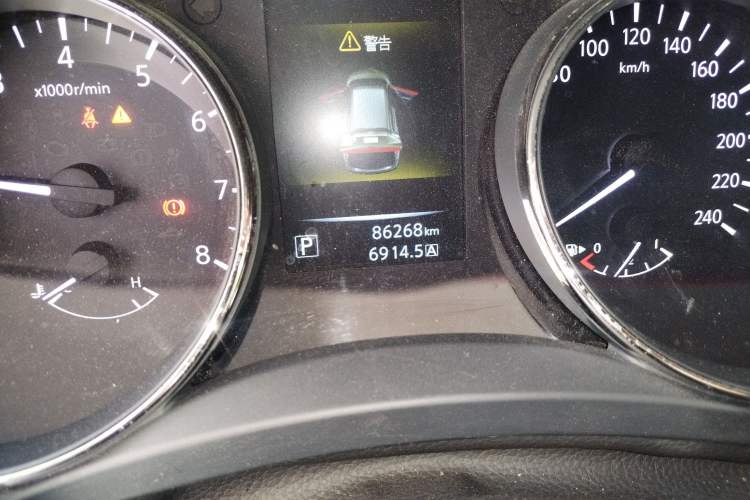 Used Nissan X-Trail 2014 2.0L CVT Comfort Edition 2WD Odometer Close Up
