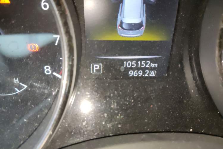 Used Nissan X-Trail 2014 2.0L CVT Comfort Edition 2WD Odometer Close Up