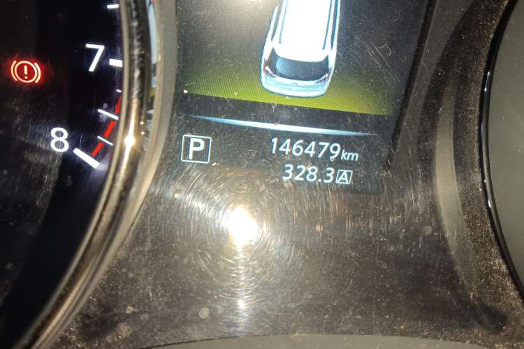 Used Nissan X-Trail 2014 2.5L CVT Luxury Edition 4WD Odometer Close Up