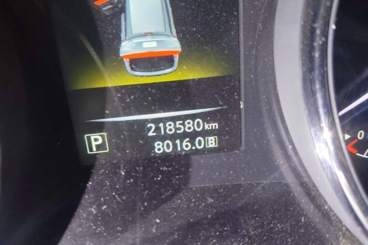 Used Nissan X-Trail 2014 2.0L CVT Comfort Edition 2WD Odometer Close Up