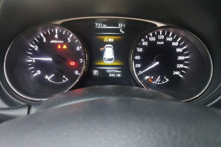Used Nissan X-Trail 2014 2.5L CVT Luxury Edition 4WD Odometer Close Up