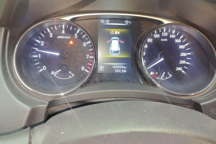 Used Nissan X-Trail 2014 2.0L CVT Comfort Edition 2WD Odometer Close Up