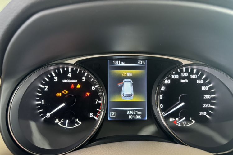 Used Nissan X-Trail 2014 2.0L CVT Comfort Edition 2WD Odometer Close Up