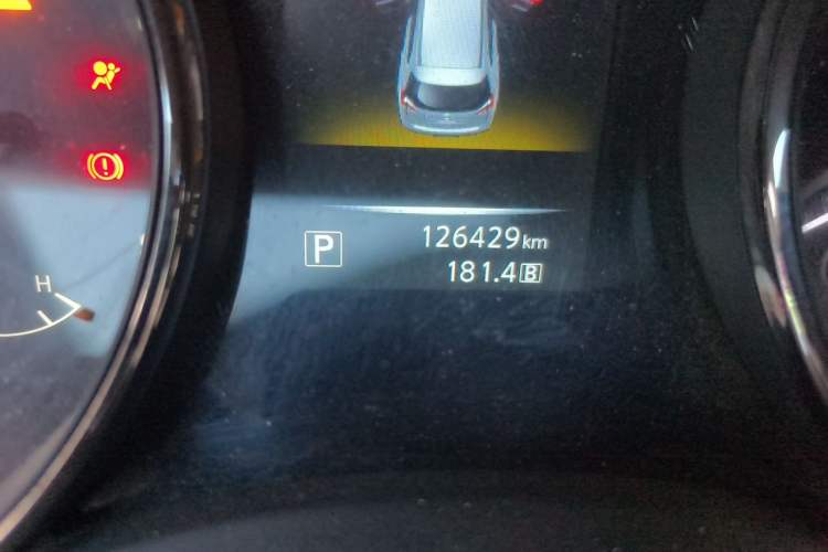 Used Nissan X-Trail 2014 2.0L CVT Comfort Edition 2WD Odometer Close Up