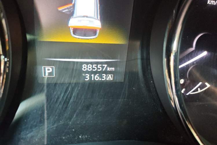 Used Nissan X-Trail 2014 2.0L CVT Comfort Edition 2WD Odometer Close Up
