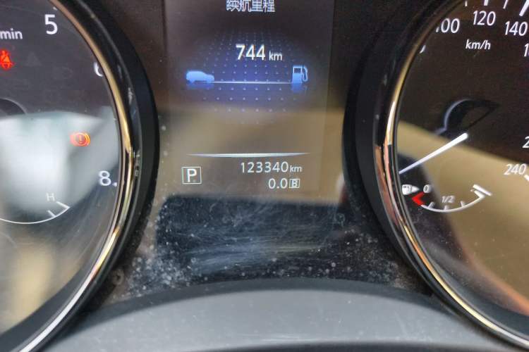 Used Nissan X-Trail 2014 2.0L CVT Comfort Edition 2WD Odometer Close Up