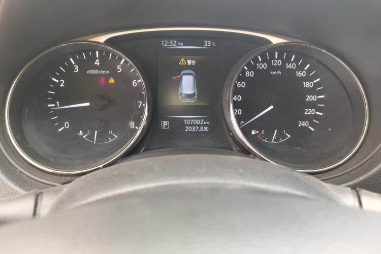 Used Nissan X-Trail 2014 2.0L CVT Comfort Edition 2WD Odometer Close Up