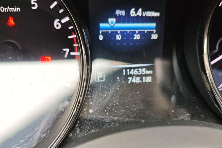 Used Nissan X-Trail 2014 2.0L CVT Comfort Edition 2WD Odometer Close Up