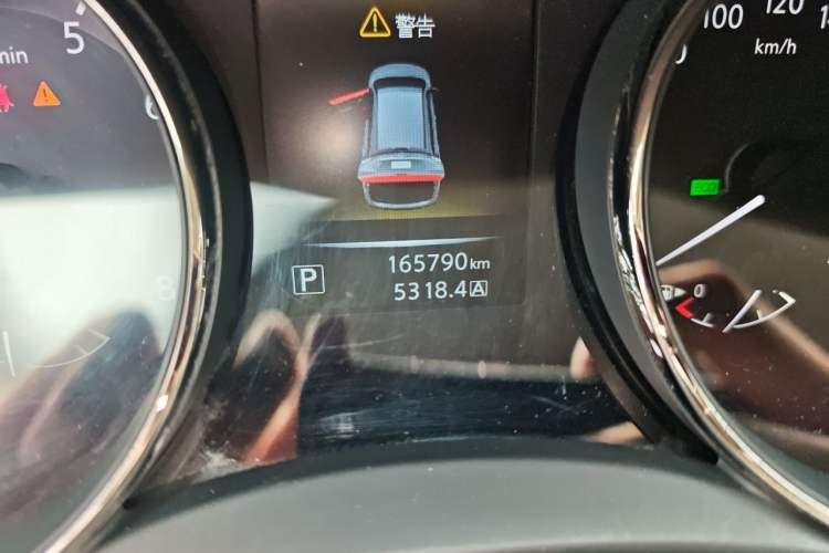 Used Nissan X-Trail 2014 2.5L CVT Luxury Edition 4WD Odometer Close Up