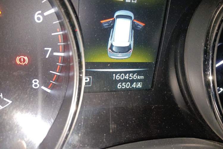Used Nissan X-Trail 2014 2.5L CVT Luxury Edition 4WD Odometer Close Up