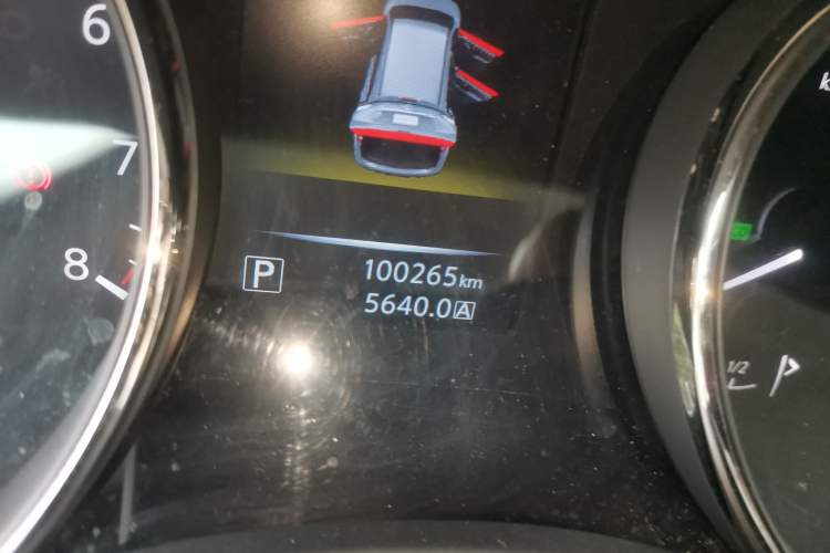 Used Nissan X-Trail 2014 2.0L CVT Comfort Edition 2WD Odometer Close Up