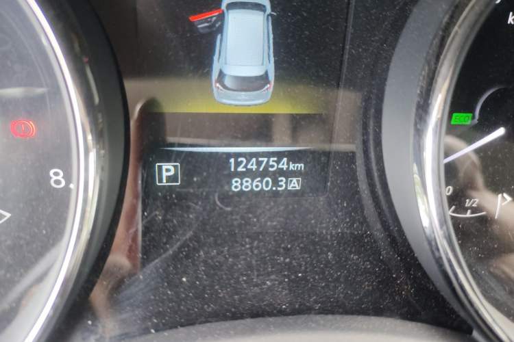 Used Nissan X-Trail 2014 2.0L CVT Comfort Edition 2WD Odometer Close Up