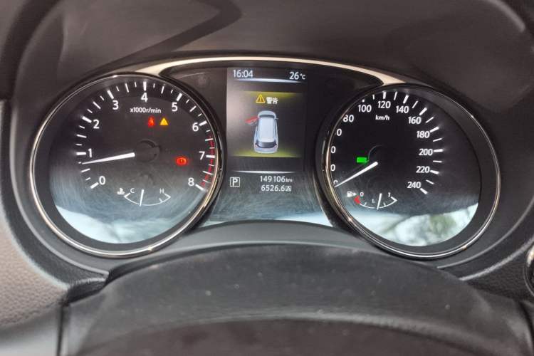 Used Nissan X-Trail 2014 2.5L CVT Leading Edition 4WD Odometer Close Up